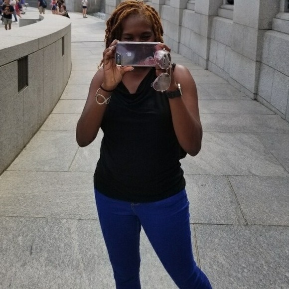 Meet your Posher, Roseé - Picture 1 of 1